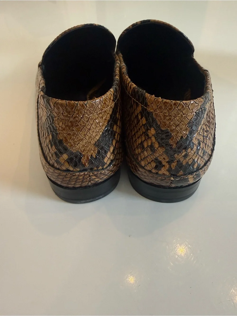 NEW Vince Camuto Jendeya 2 Snake Embossed Brown Black Loafers Flats size 7